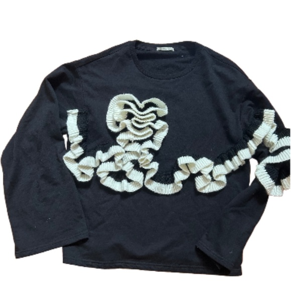 Zara Trafaluc Black Rosette & Ruffle Sweatshirt Size Large - Picture 5 of 5